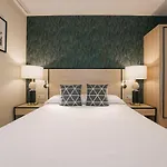 Aparthotel Debambu Atarazanas