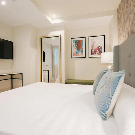 Apartahotel Debambú Atarazanas 2*