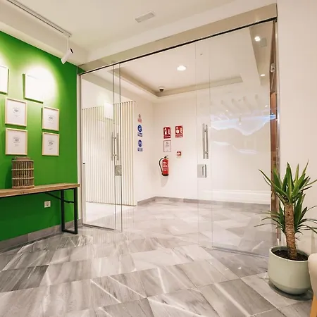 Debambú Atarazanas Apartahotel Málaga