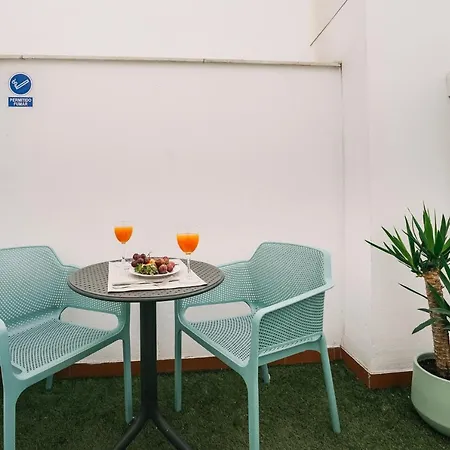 Debambú Atarazanas Apartahotel 2*