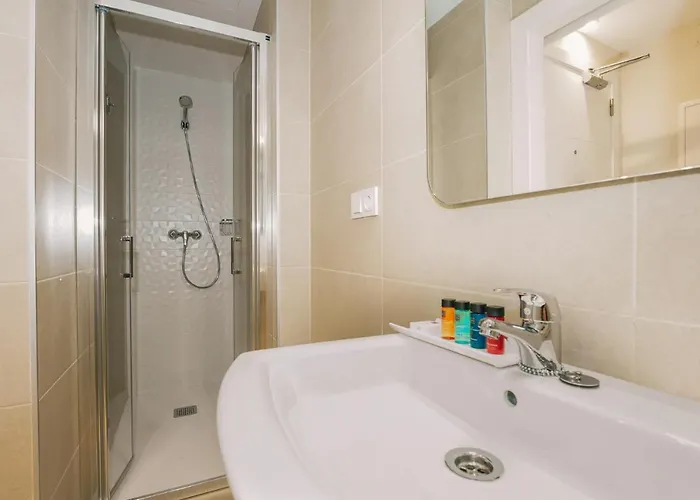 Debambú Atarazanas Apartahotel 4*