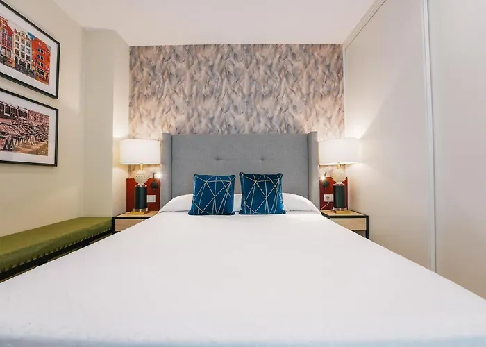 Lejlighedshotel Debambu Atarazanas 4*