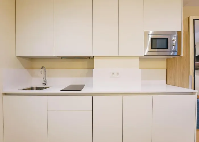 Debambú Atarazanas Apartahotel