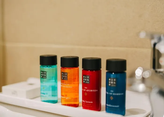 Debambú Atarazanas Apartahotel Málaga