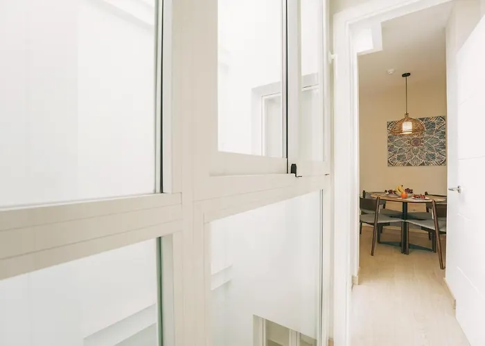 Apartahotel Debambú Atarazanas 4*