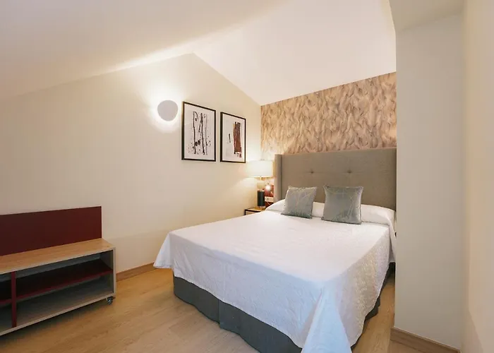 Debambú Atarazanas 4*