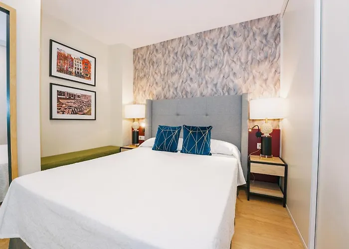 Debambú Atarazanas 4* Málaga