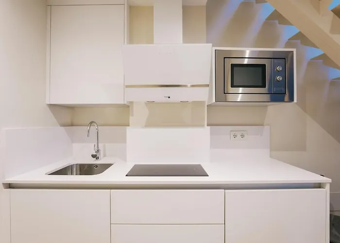 Debambú Atarazanas Apartahotel