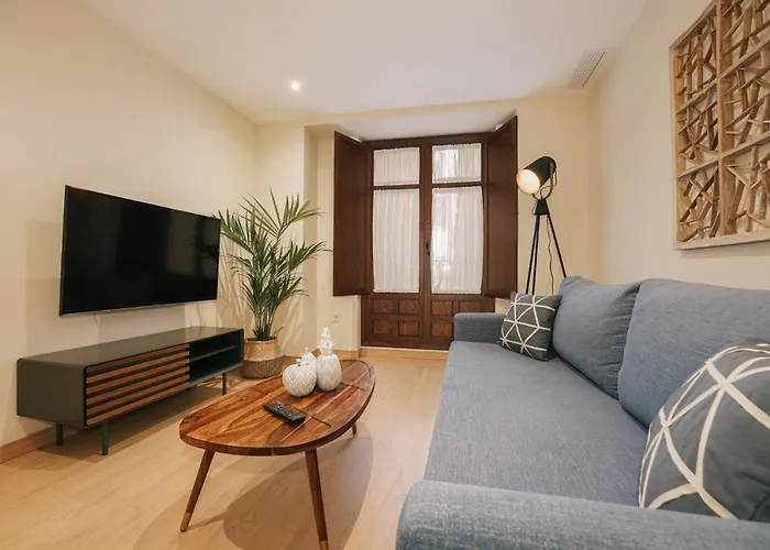 Debambú Atarazanas Apartahotel Málaga