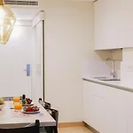 Debambu Atarazanas Aparthotel Málaga
