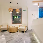 Debambu Atarazanas Aparthotel 4*